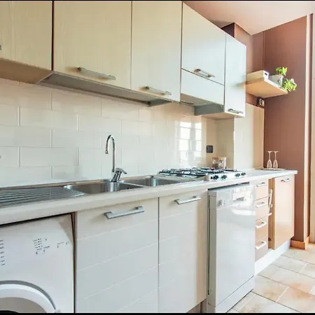 Rooftop In Front Of The Castle 那不勒斯