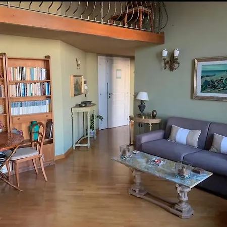 Rooftop In Front Of The Castle 公寓 *