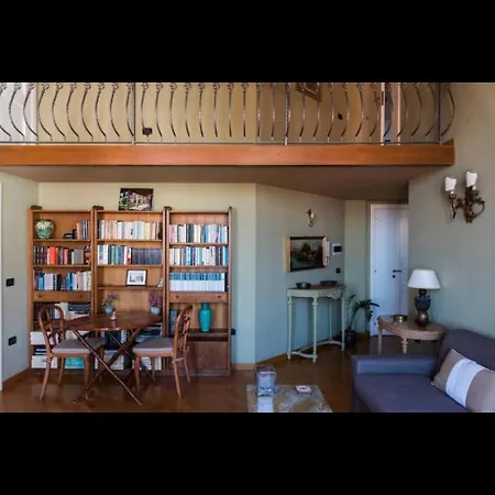 Rooftop In Front Of The Castle 公寓 那不勒斯